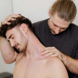 Chiropractor body assessment