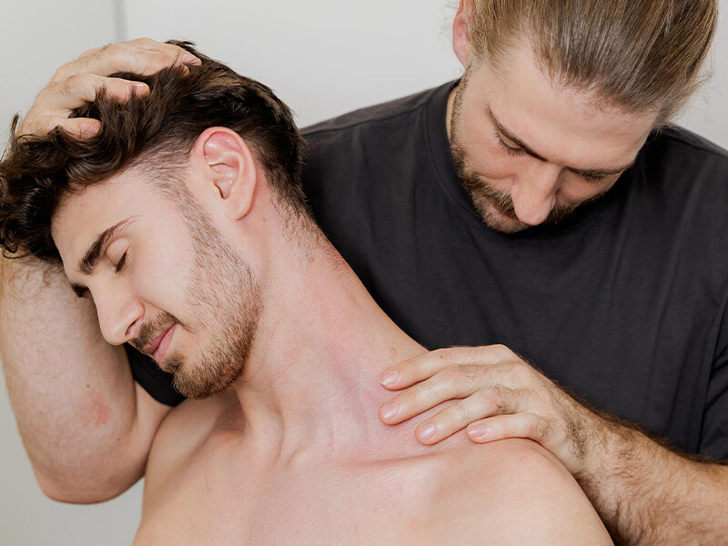 Chiropractor body assessment